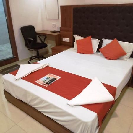 Sai Deep Lodging Navi Mumbai Eksteriør bilde